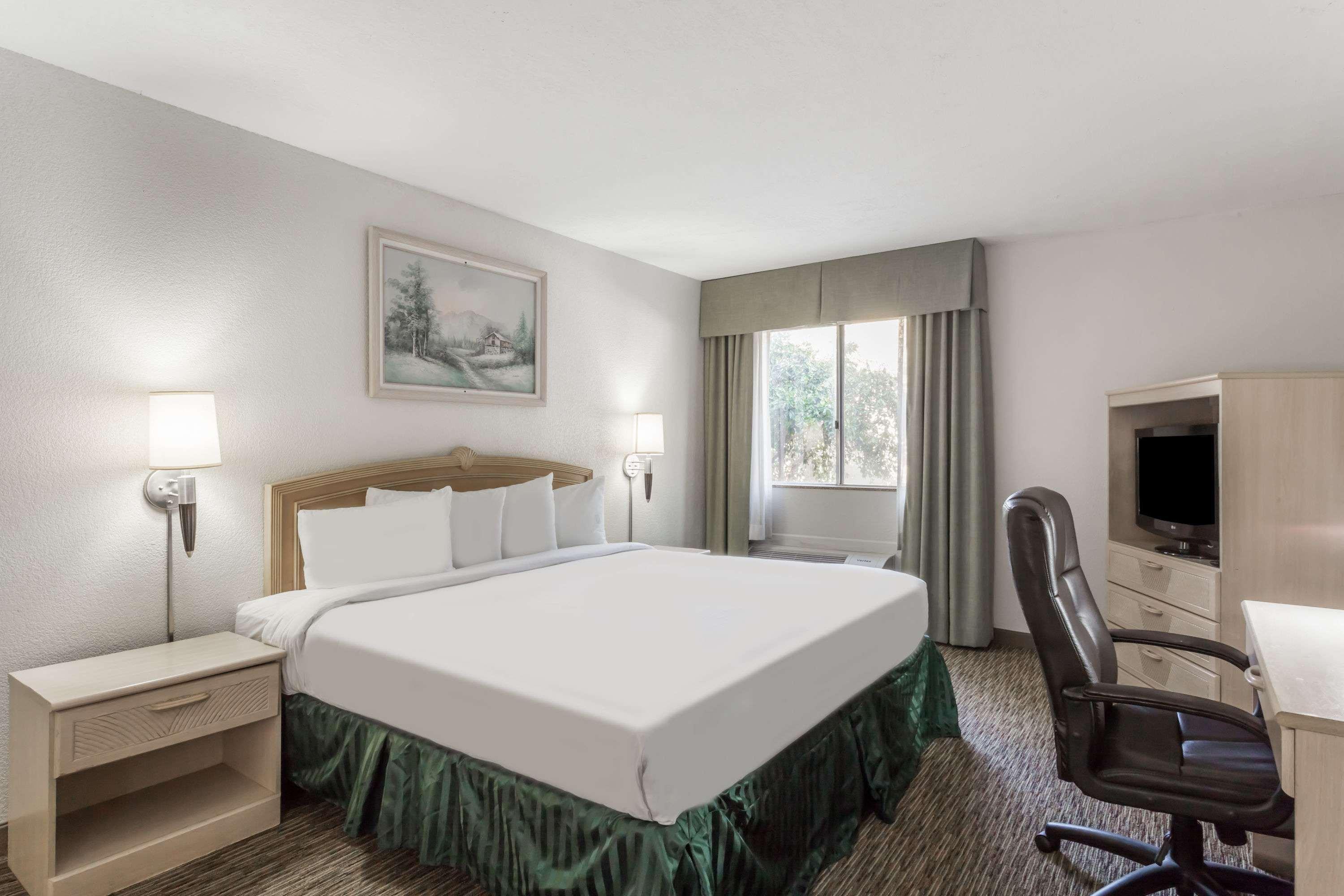Days Hotel By Wyndham Peoria Glendale Area Kültér fotó